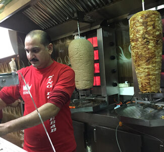 King Doner Kebab. Avenida de Segovia. Mostrador.