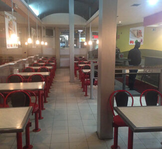King Doner Kebab. Avenida de Lope de Vega. Medina del Campo. Comedor