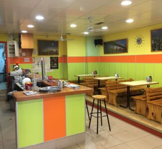 King Doner Kebab.Calle Manuel Azaña. Valladolid. Comedor.